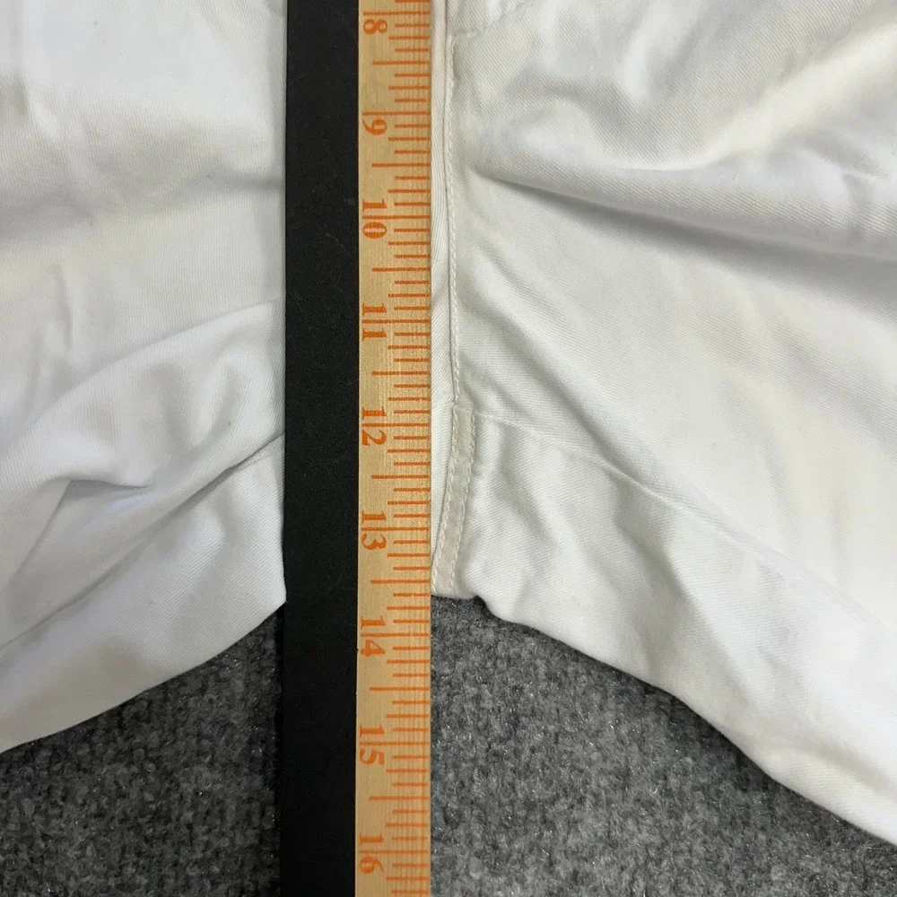 Lauren Ralph Lauren Shorts Womens Size 12 White Chino Cotton Classic Summer Flat